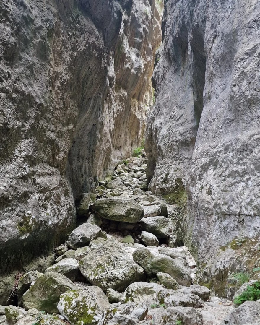 Gole di Aielli Celano, Facebook